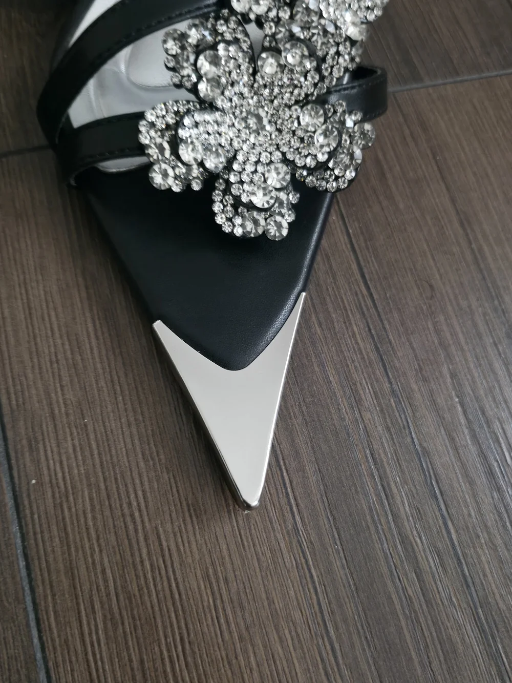 AZALEA WANG Njema Flower Embellished Stiletto Heel